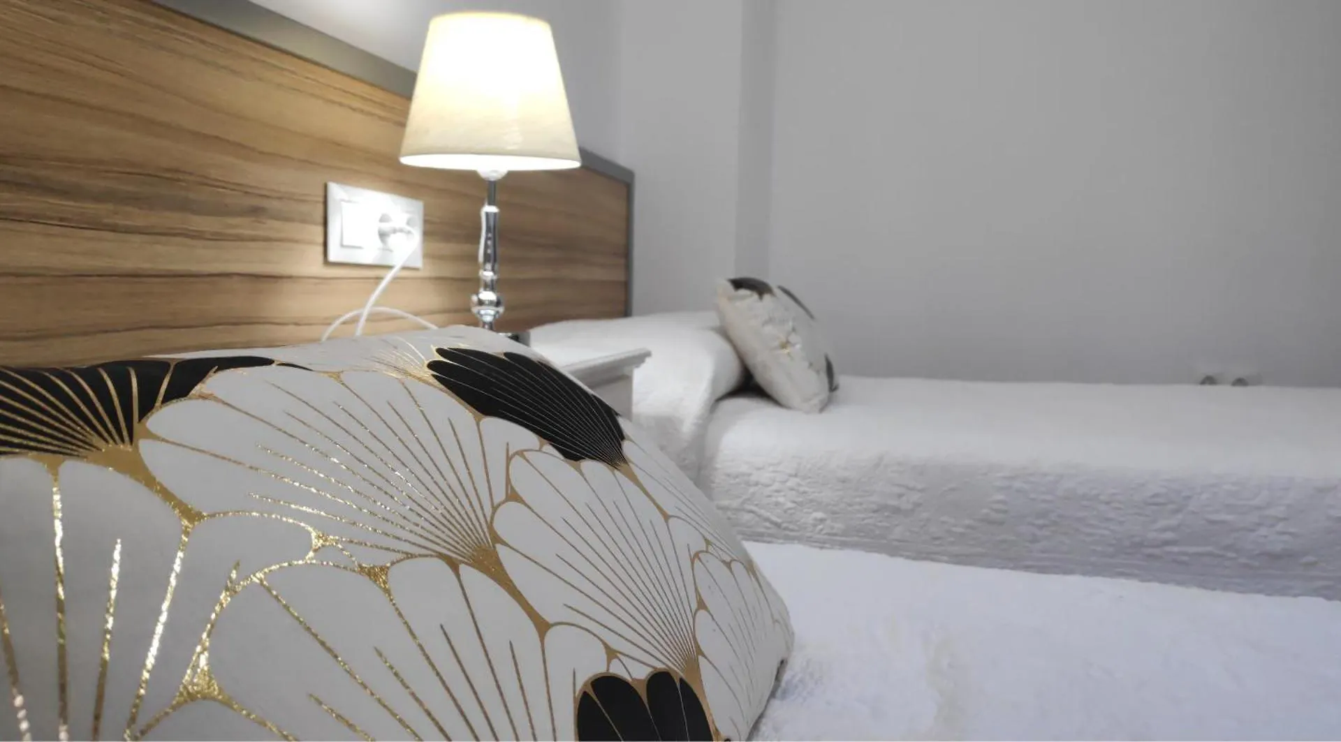 Madinat Garnata, Parking & Rooftop Terrace Granada